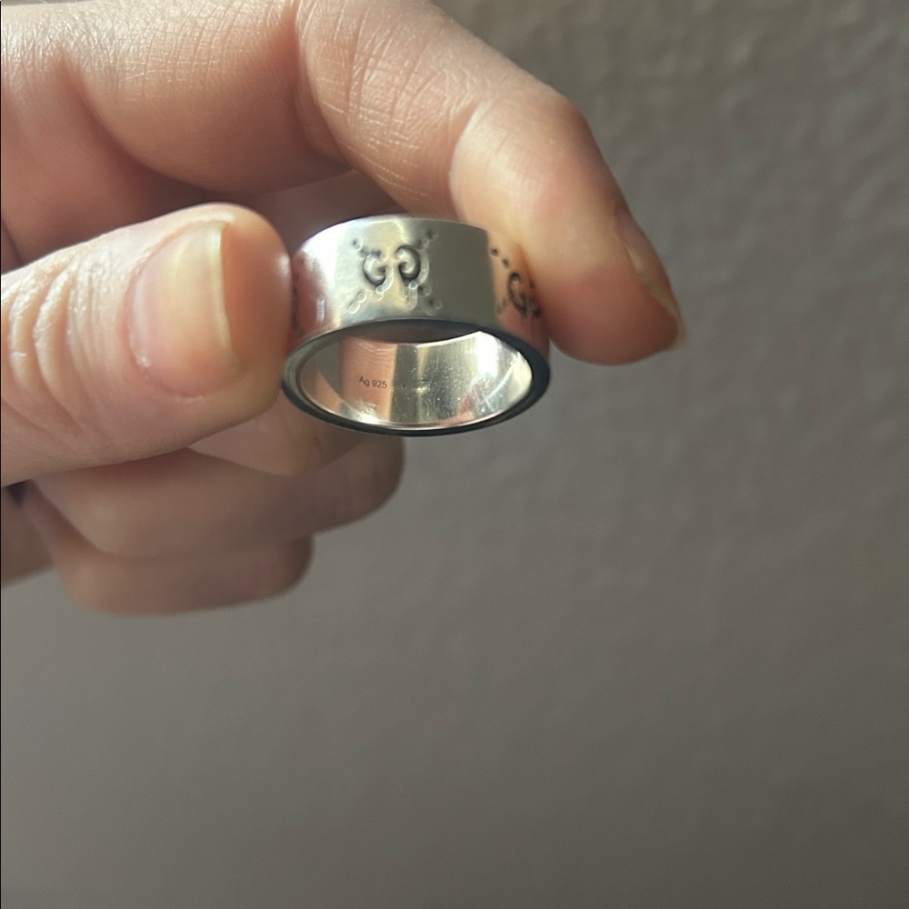 Authentic Gucci sterling Silver Ghost 9mm Ring - Picture 2 of 5